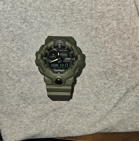 Casio G-Shock 700UC Olive Green - Picture 2 of 9